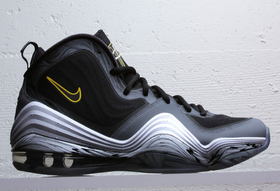 耐克新鞋发售当天在官方旗舰店买会不会便宜点