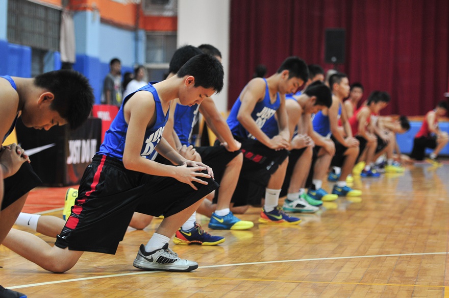 勘履直击 / jame harden 与 paul george 参加 nik