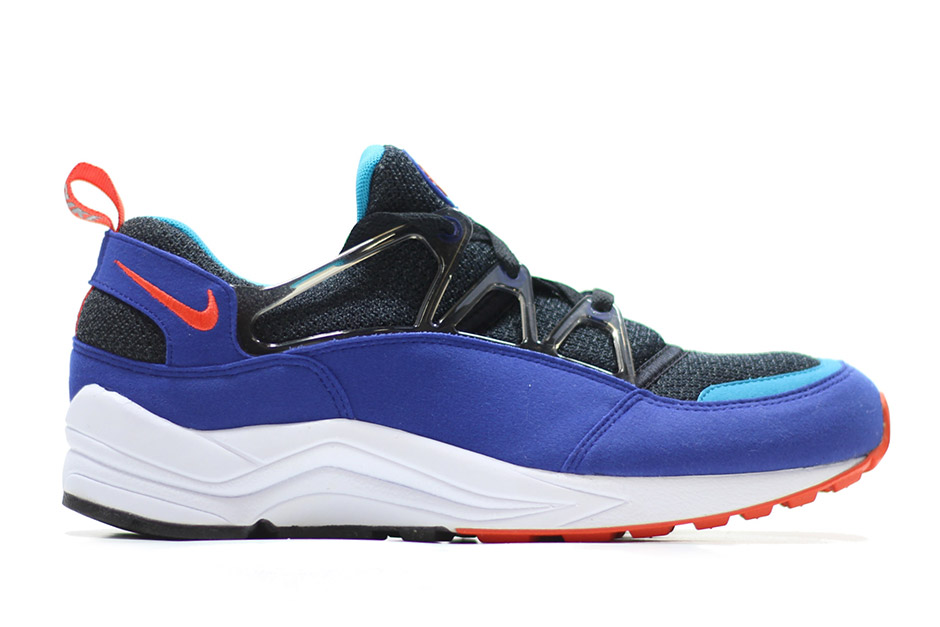 新闻速报 / nike air huarache light ultramarine