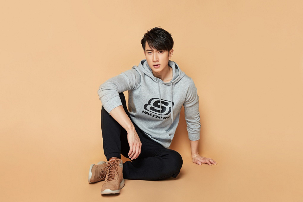 官方新闻 / 成为 skechers 2018 年全新代言人 吴尊劲装登场